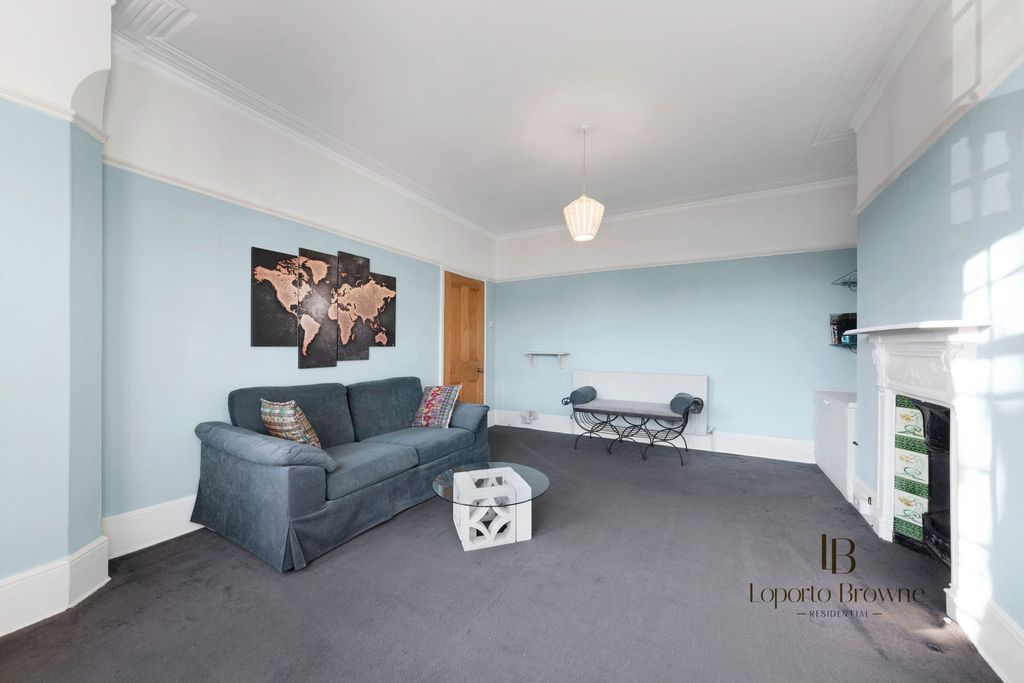 Property photo 3 of 23