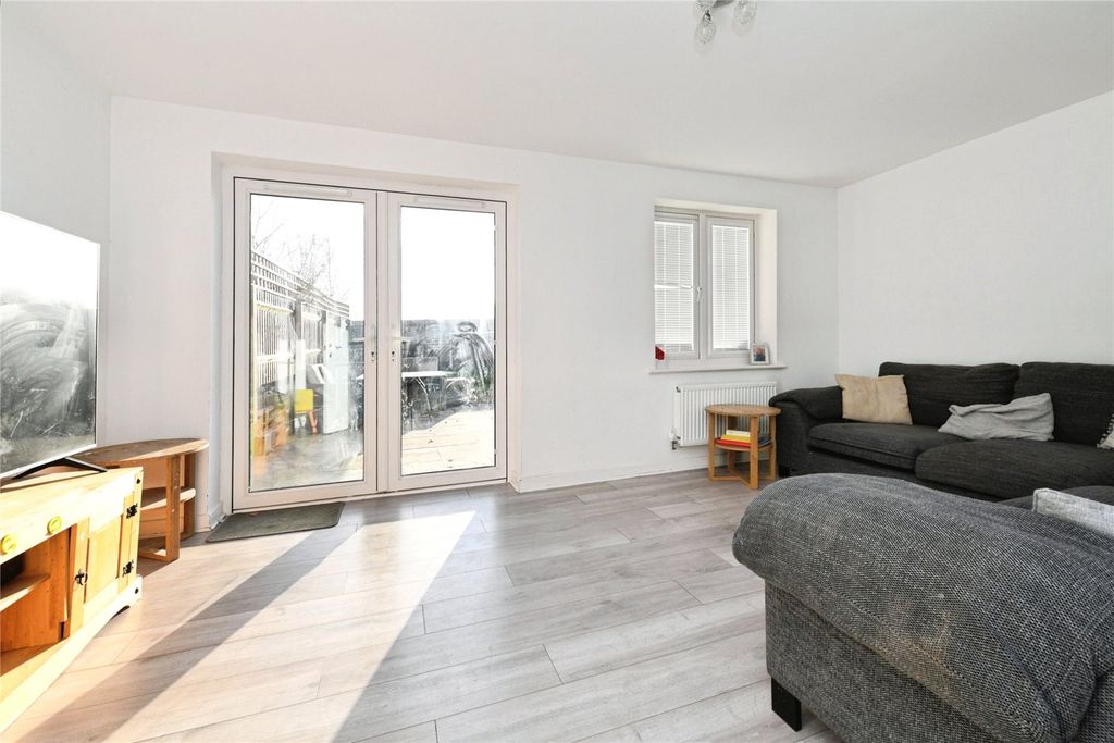 Property photo 3 of 16 Picture No. 20