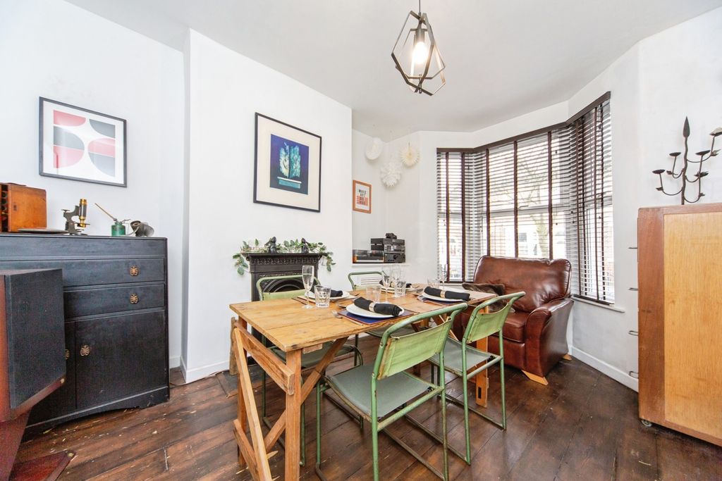 Property photo 3 of 19 Pbox-Img.Jpg