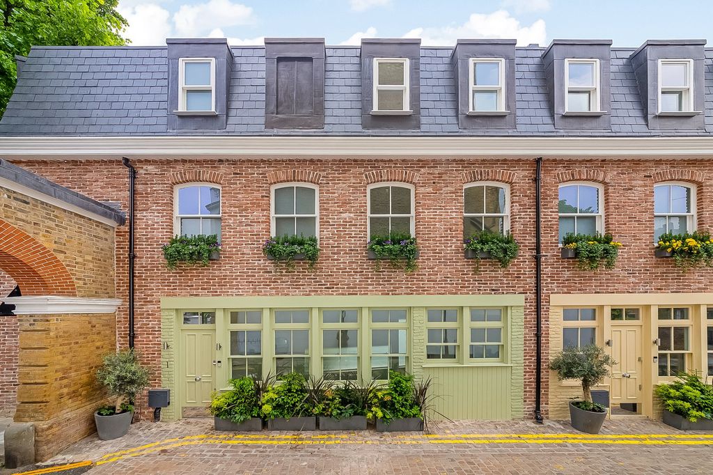 Property photo 1 of 12 Exterior Elevation