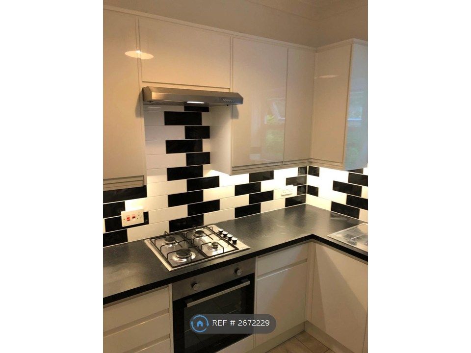 Property photo 3 of 24 Kitchen