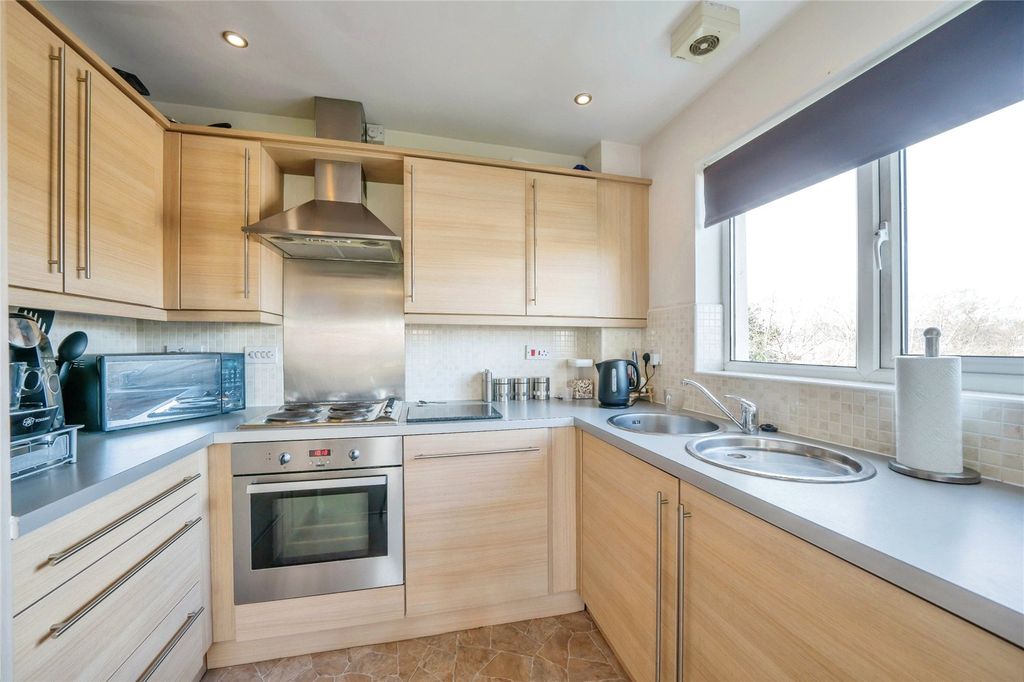 Property photo 2 of 12 Kitchen