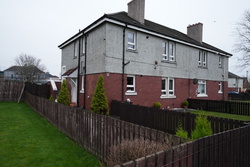 Property photo 1 of 21 Front