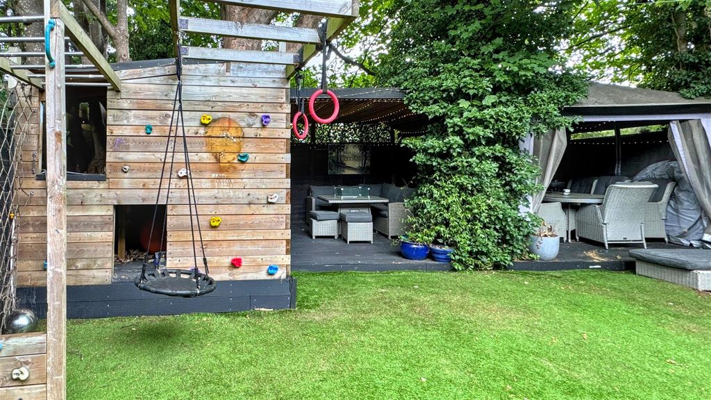 Property photo 3 of 15