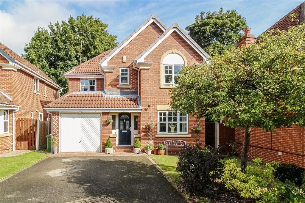 Property photo 1 of 18