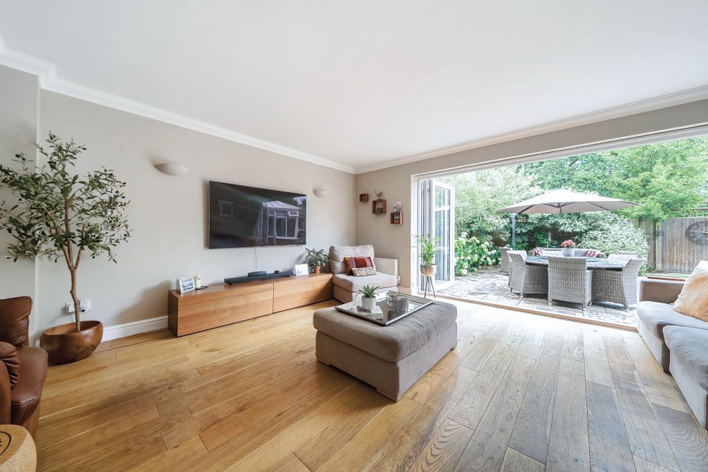 Property photo 2 of 19