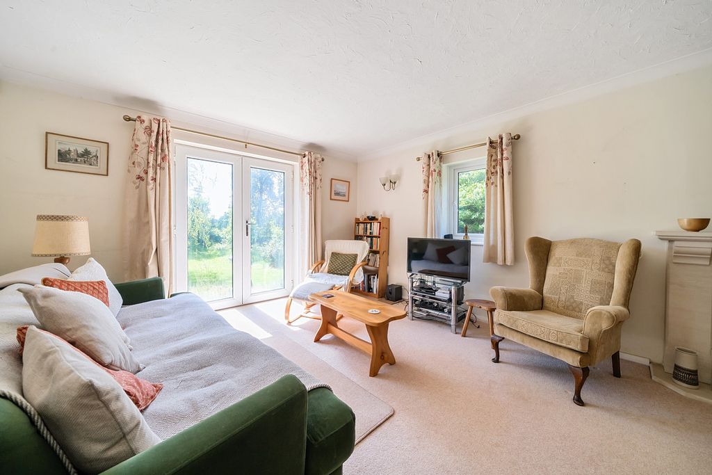 Property photo 2 of 26