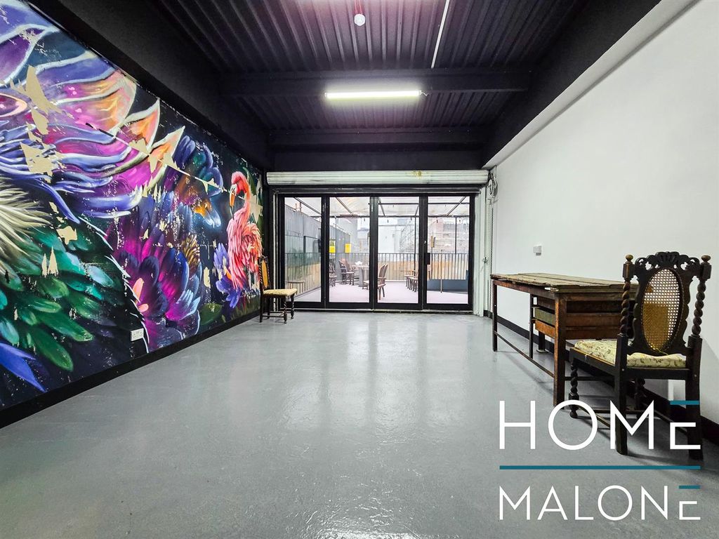 Property photo 2 of 5 Studio