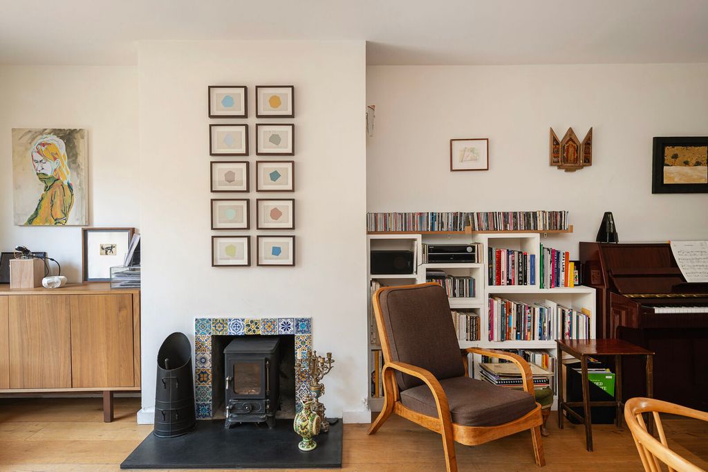 Property photo 2 of 40