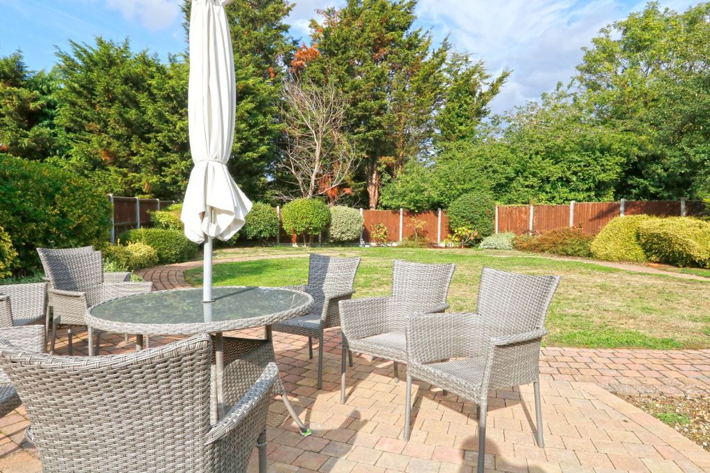 Property photo 2 of 11 1821134