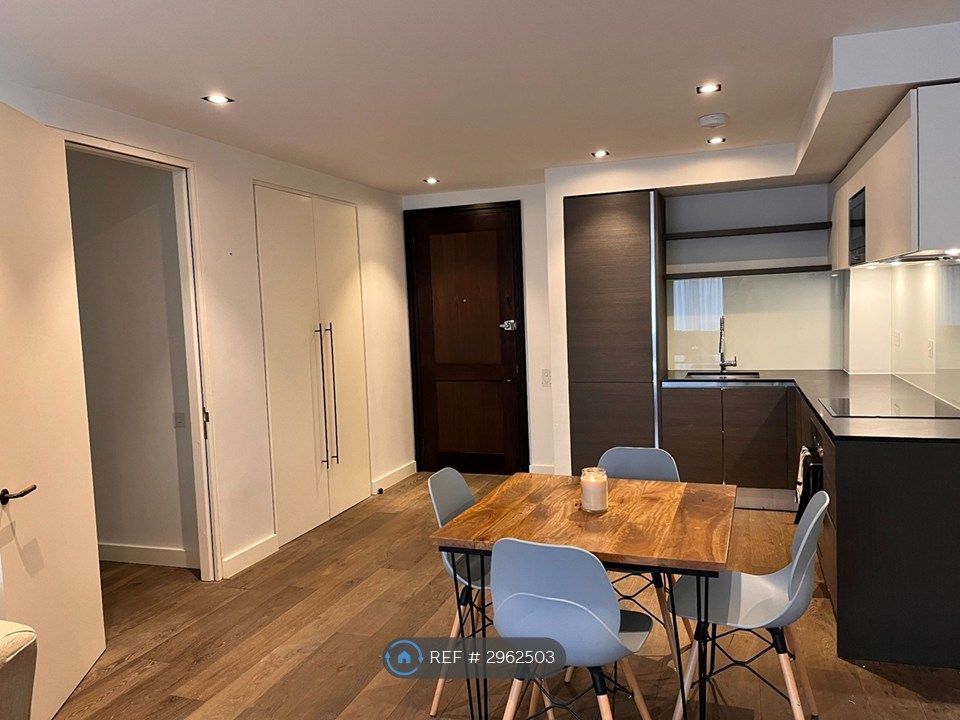 Property photo 3 of 17 Lounge Dining Area
