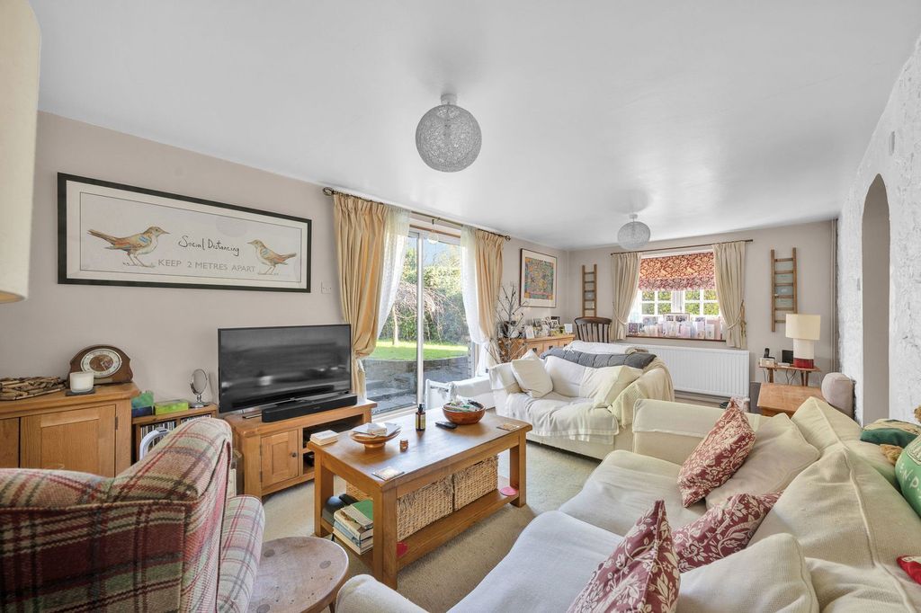 Property photo 3 of 42