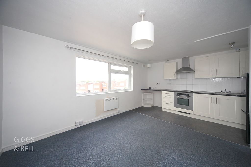 Property photo 2 of 9 5418881