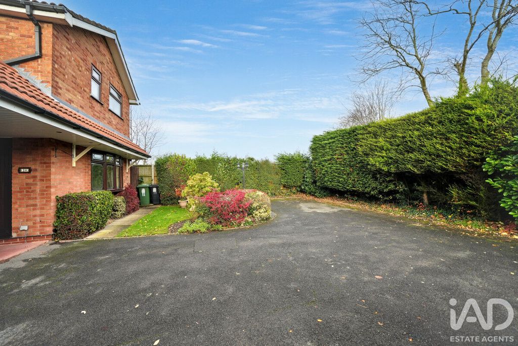 Property photo 2 of 35