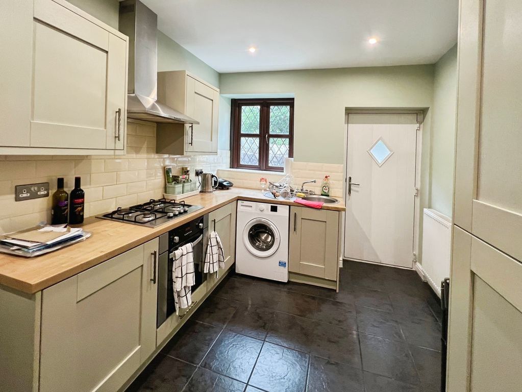 Property photo 3 of 16 Kitchen