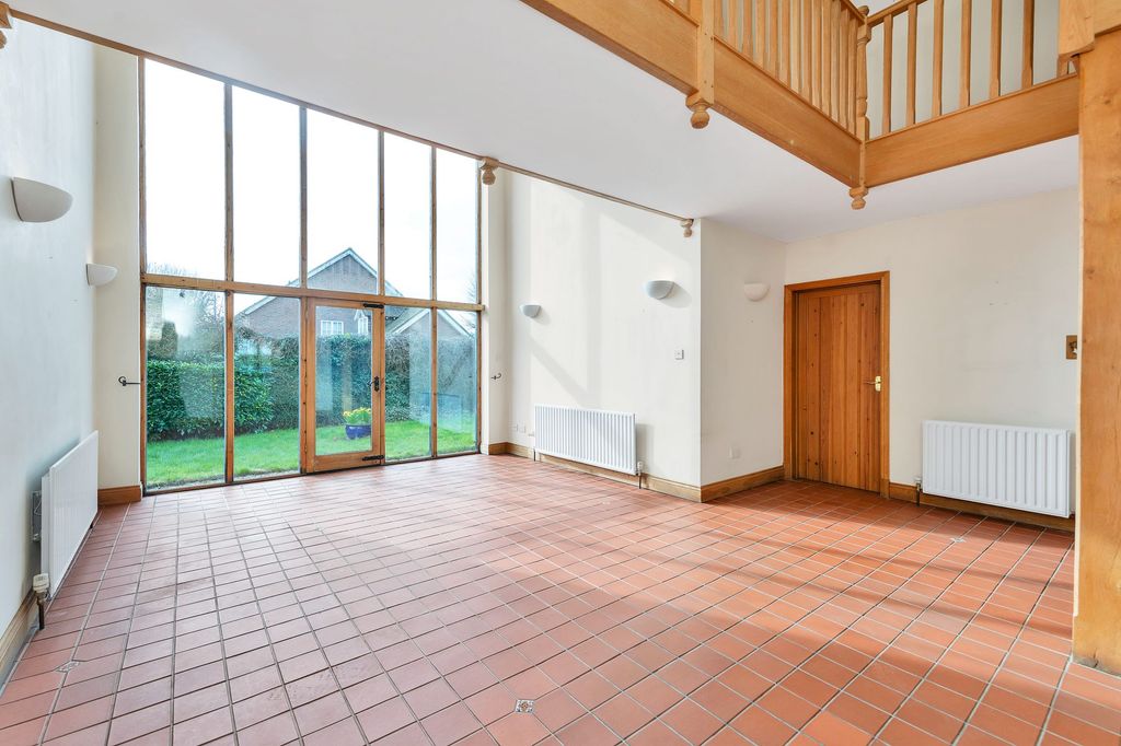 Property photo 3 of 25