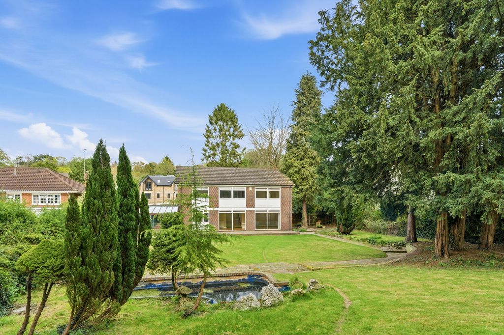 Property photo 2 of 28