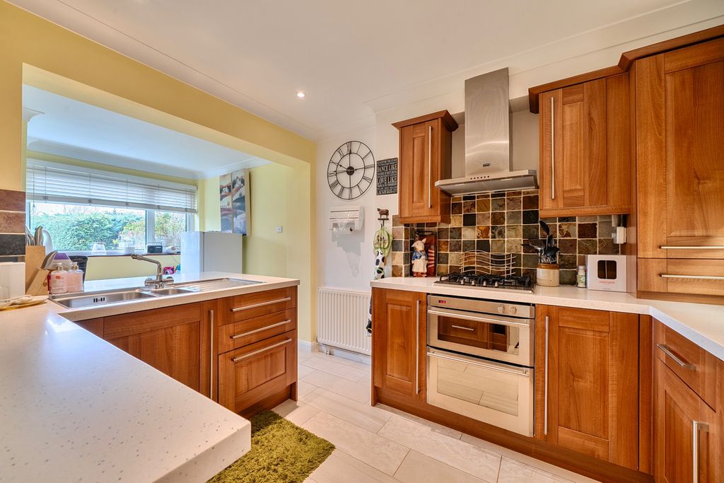Property photo 2 of 17
