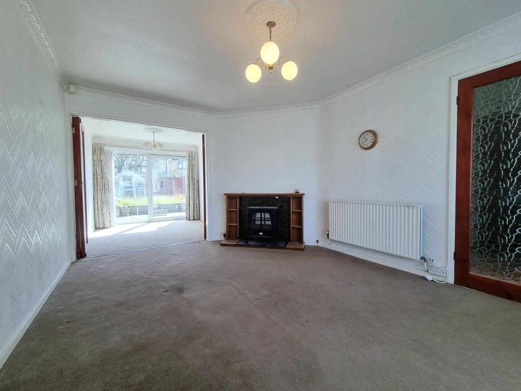 Property photo 2 of 11 Living Room