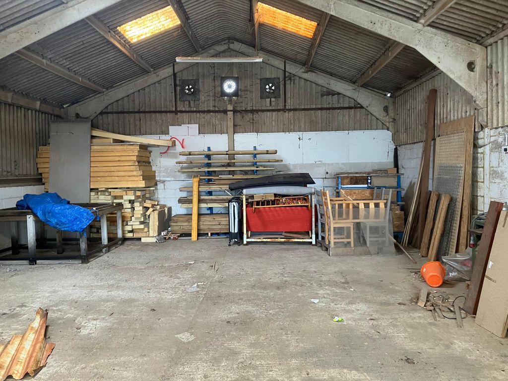 Property photo 3 of 5