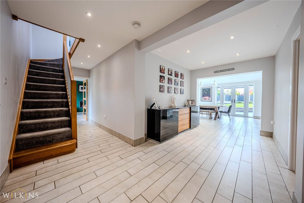 Property photo 2 of 49 Picture No. 27