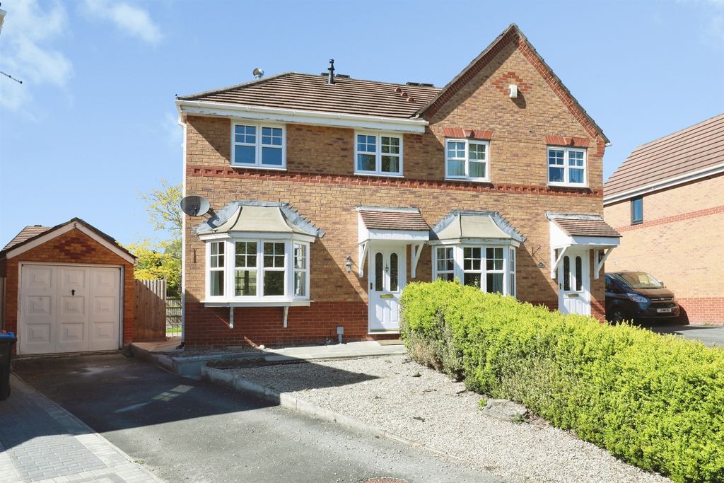 Property photo 1 of 17