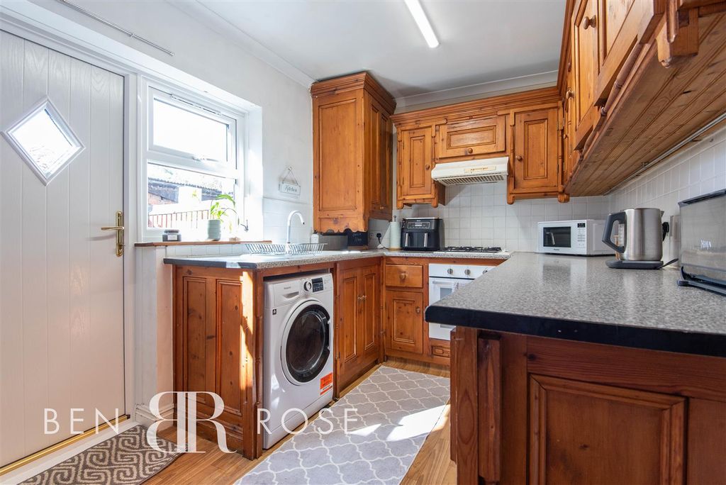 Property photo 3 of 17 Kitchen/Dinning Room