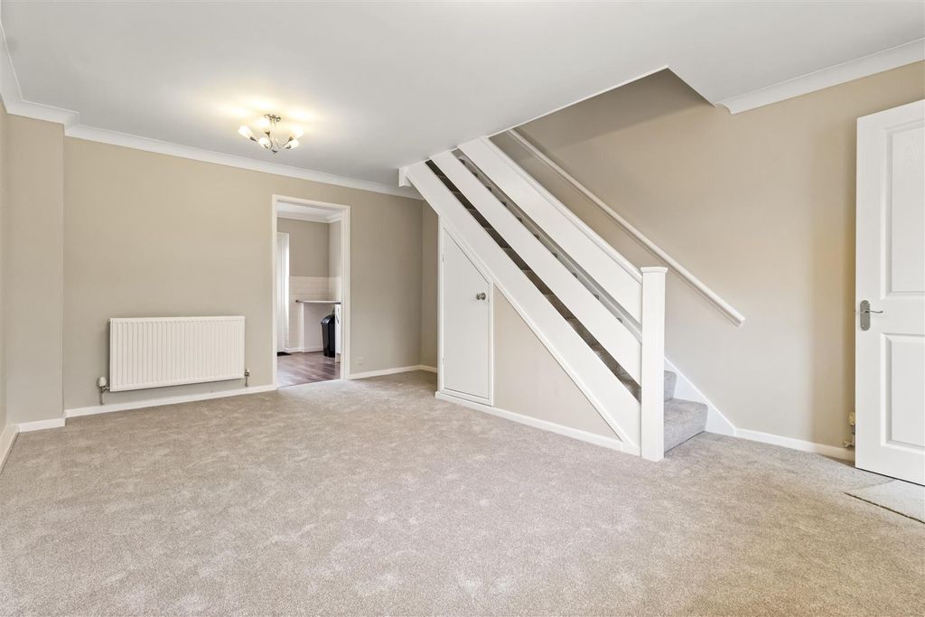 Property photo 3 of 15 20 Vancouver Road-002.Jpg