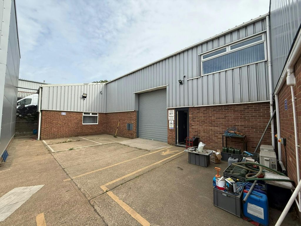 Property photo 3 of 27 Main Building