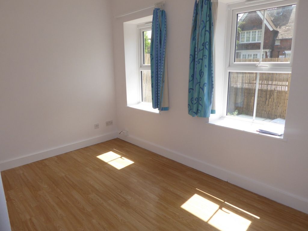 Property photo 3 of 8 5211472