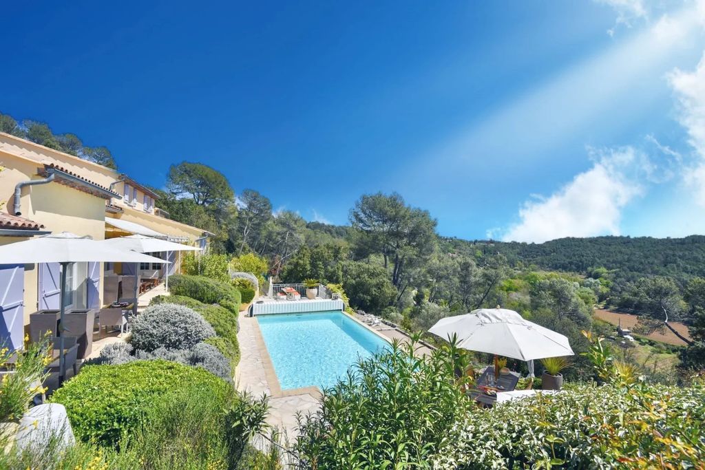 Property photo 3 of 46