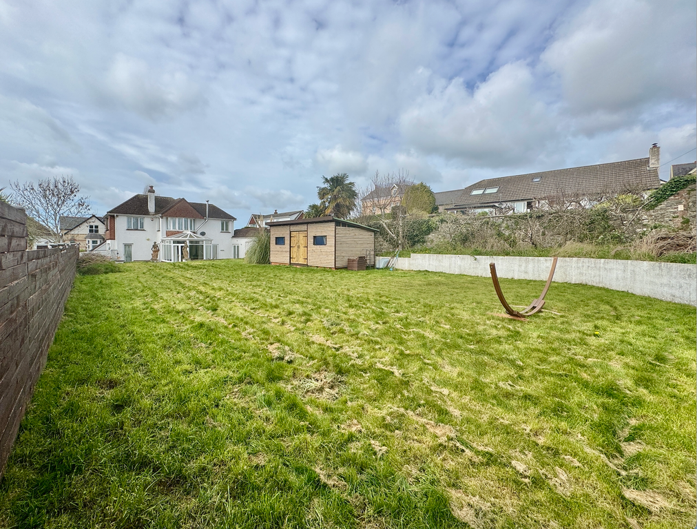 Property photo 2 of 27 Garden