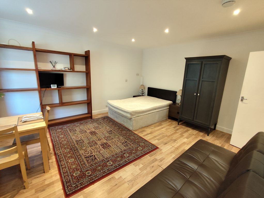 Property photo 3 of 8