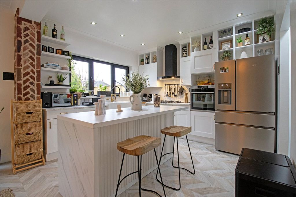 Property photo 3 of 29 Picture No. 16