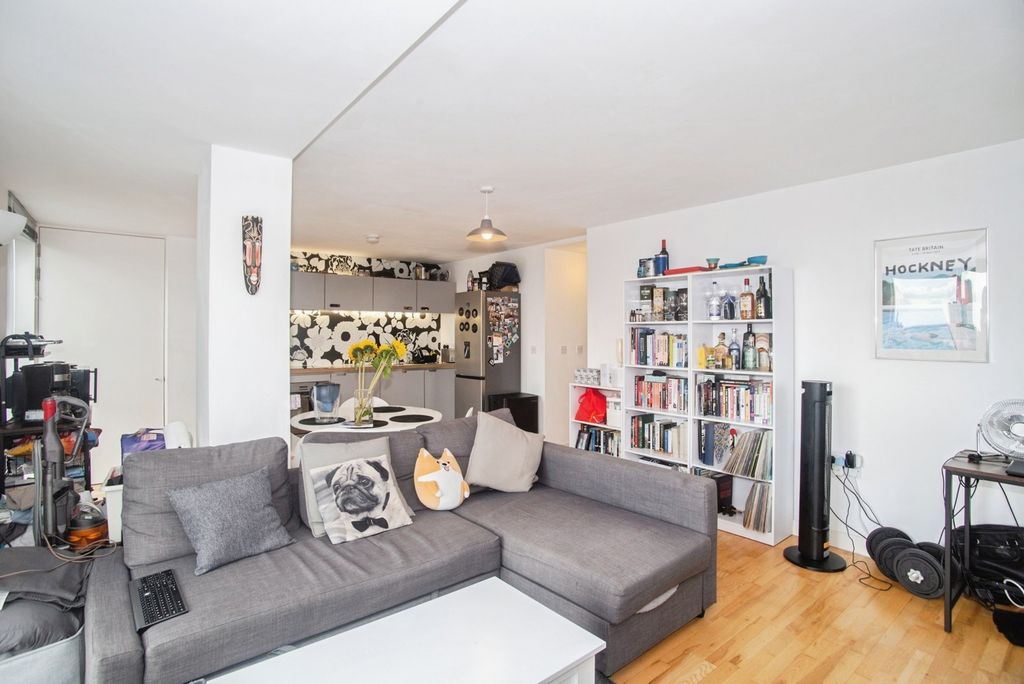 Property photo 3 of 17 Pbox-Img.Jpg