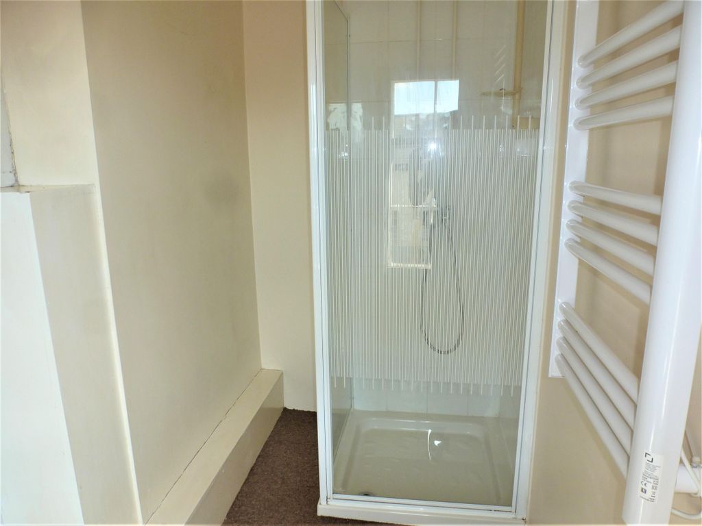 Property photo 2 of 4 Shower Room