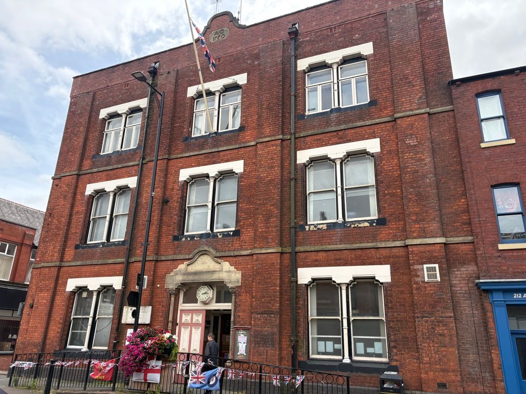 Property photo 2 of 8 Photo 7