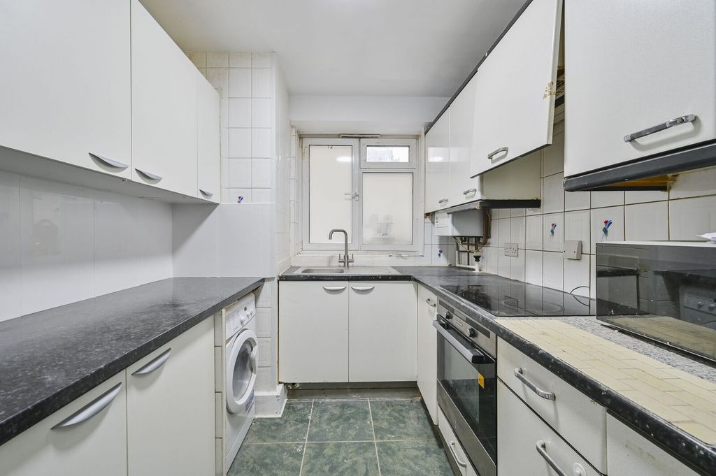 Property photo 3 of 13