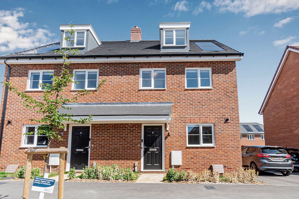 Property photo 2 of 11 Photo