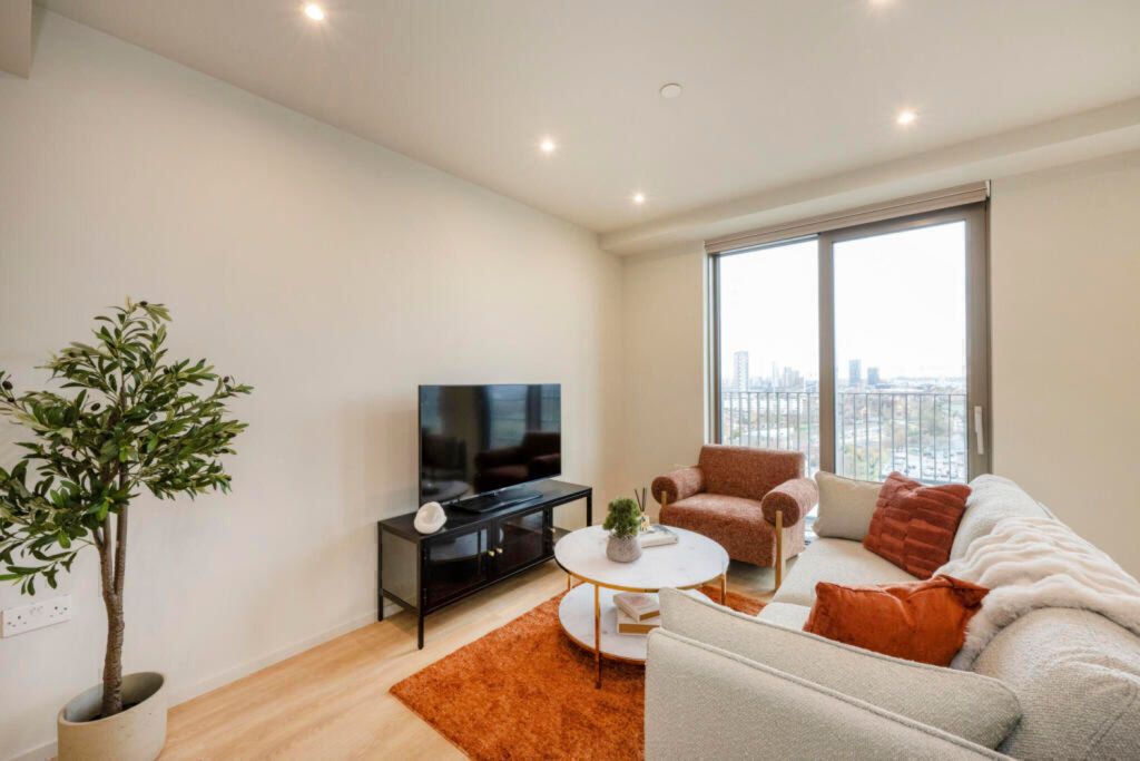 Property photo 1 of 14 Living Room
