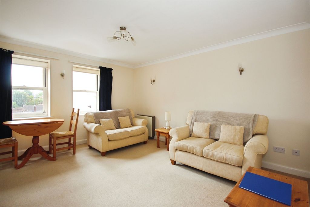 Property photo 2 of 12