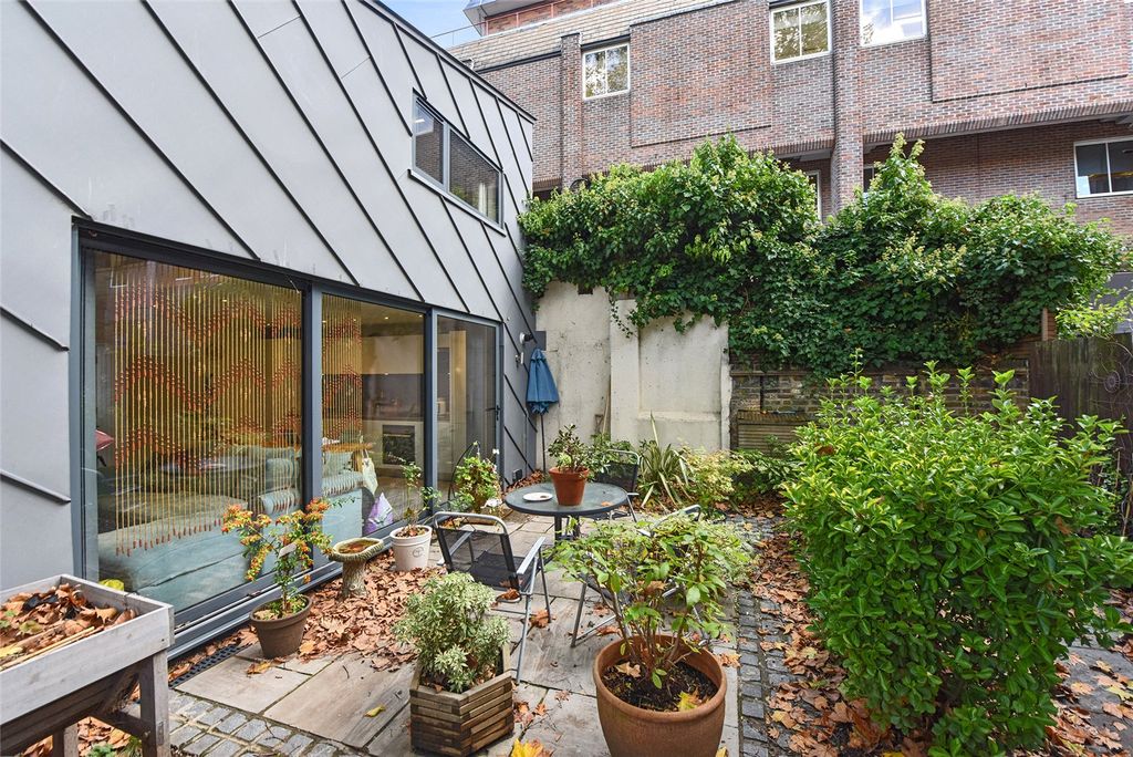 Property photo 3 of 11 Picture No. 22