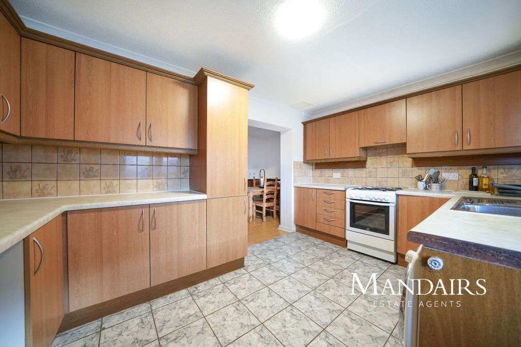 Property photo 2 of 24