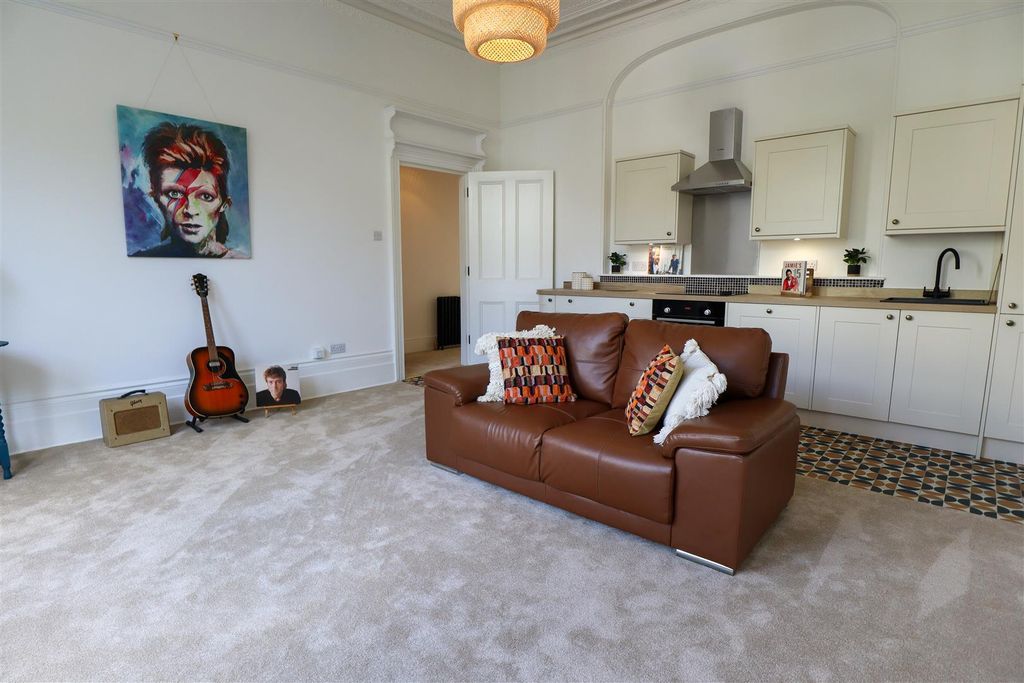 Property photo 1 of 12 Open-Plan Kitchen/Living Room