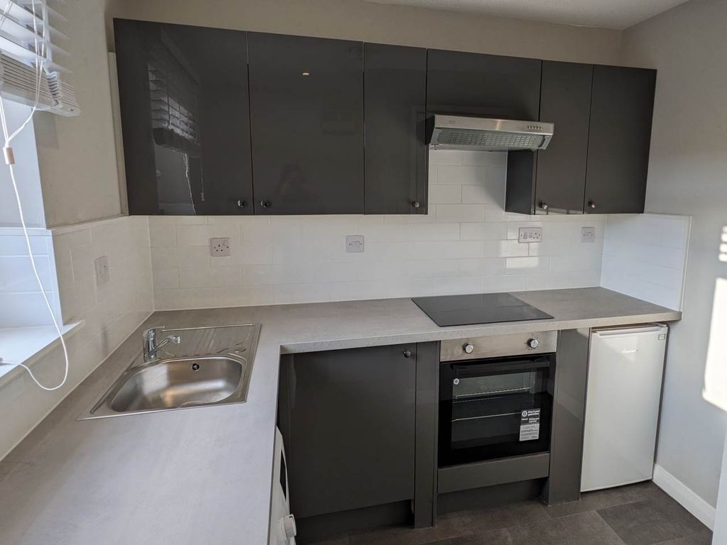 Property photo 2 of 16 Kitchen 1