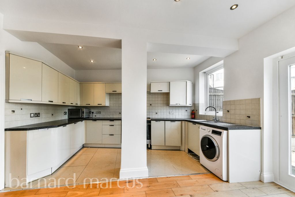 Property photo 2 of 8 Image