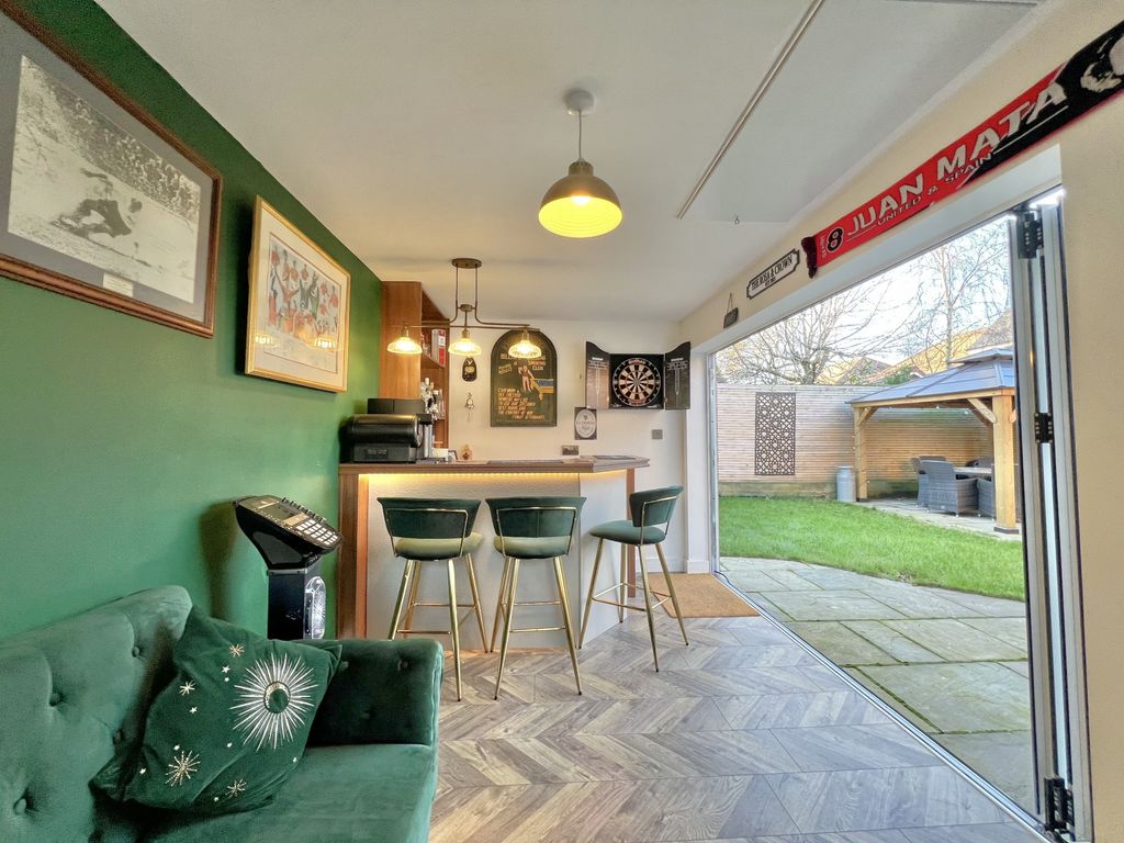 Property photo 3 of 32