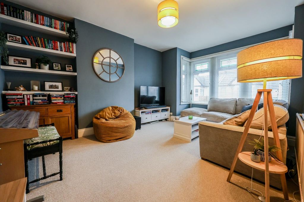 Property photo 2 of 16