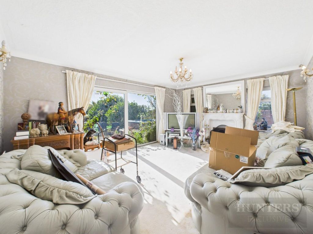 Property photo 2 of 18 Cam05333G0-Pr0261-Still011.Jpg