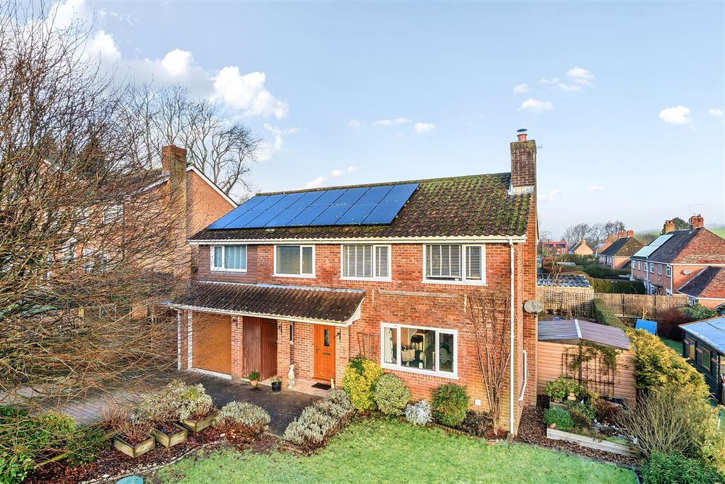 Property photo 1 of 22 Elevated Front Aspect